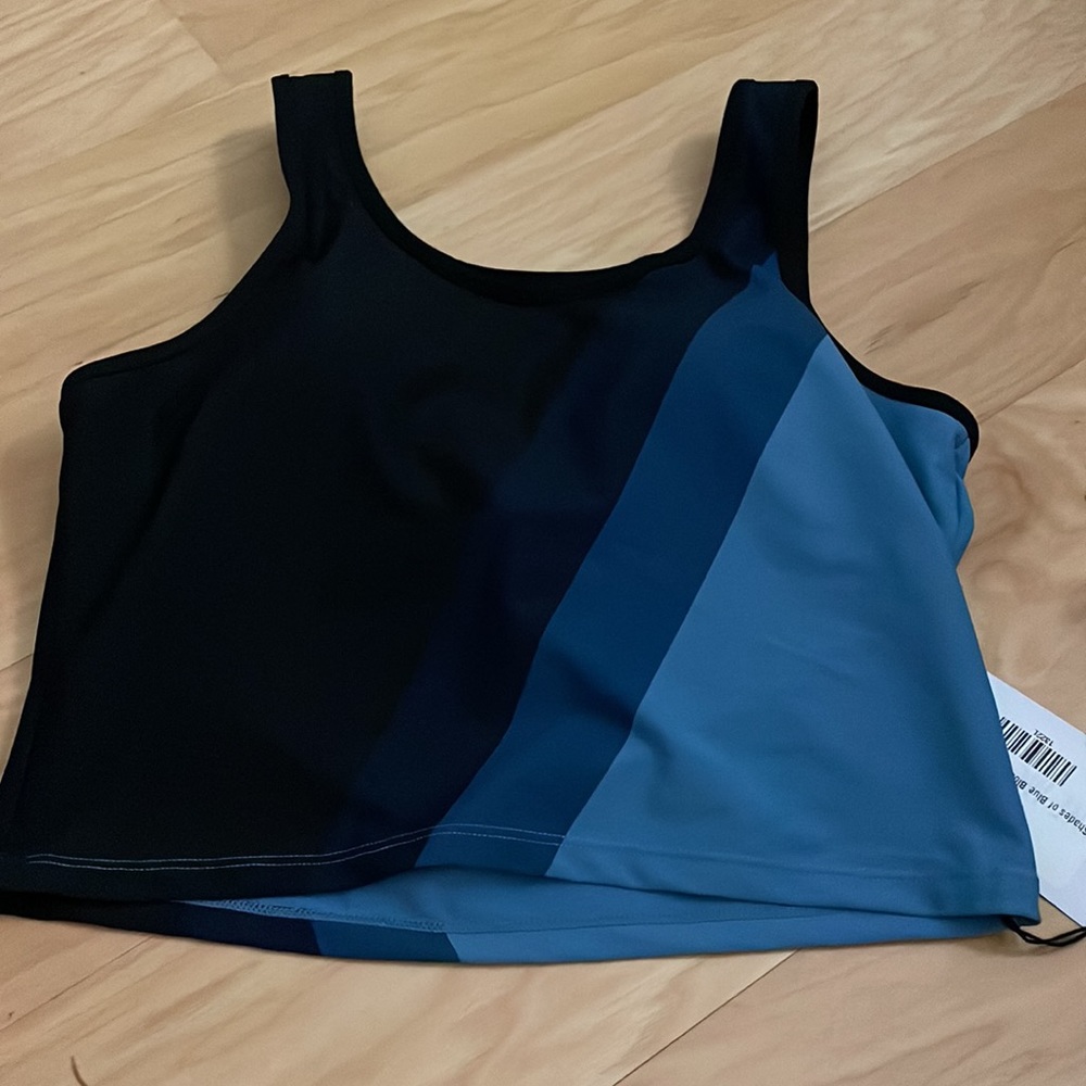 Zyia Active sports tank, size L (70% nylon and 30% spandex) - Picture 2 of 3